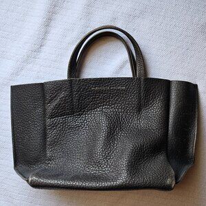 AMPERSAND AS APOSTROPHE HALF TOTE